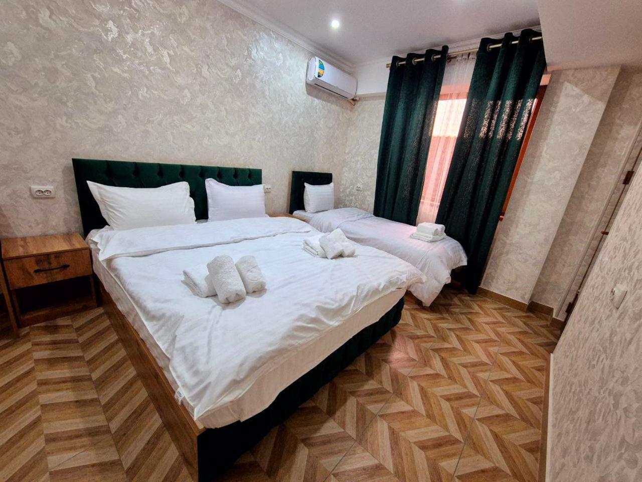 Samarkand Imron Hotel Exterior photo